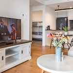 Modern South Bank 2Br Walk To Goma And Brisbane Cbd