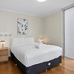 Central City 2Br Apt With Pool, Gym, Sauna & Wifi
