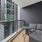 Central City 2Br Apt With Pool, Gym, Sauna & Wifi