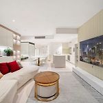 Brisbane\'S Highest Rated 3 Bedroom Luxury Apartments Above The 61St Floor- Incredible Views In Skytower, Brisbane\'S Tallest Building -Complimentary Wifi, Drinks, Snacks & Streaming Access
