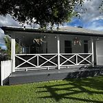Paddington Springs - Pool & Pet Friendly House