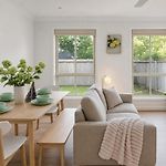 Spacious 3Br Home W Parking In Sunnybank - Relax & Unwind