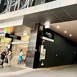 Ryeva Stays - Free Parking, Pool, Gym & Sauna