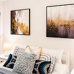 Modern Holland Park Unit With Easy City Access