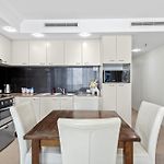 Stylish Cbd Apt With Pool, Sauna, Gym & Bathtub