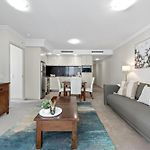 Stylish Cbd Apt With Pool, Sauna, Gym & Bathtub