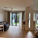 Sunnybank Luxury Modern Townhouse, Quiet, Prime Location