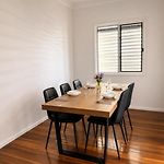 Charming Queenslander 3 Bed 1 Bath In West End