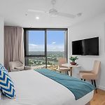 Stunning River & Mountain View Studio W Pool & Gym