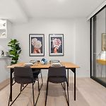Million Dollar Views & Location! Walk To Cbd!