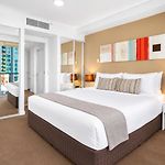 Brisbane Cbd Apartment With Resort Amenities