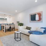 Riverstone Perch - Urban Comfort Near Brisbane River