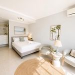 The Ivory Palm Boutique Studio Escape