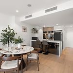 Luxe Qw Prestige Skyline Collection By Private Host