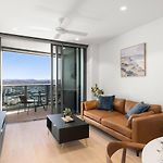 Luxe Qw Prestige Skyline Collection By Private Host