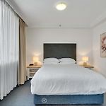 Bright Modern Cbd Apartment Parking Pool & Gym