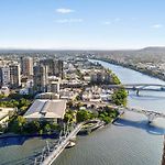 Brisbane City Luxe Free Parking Pool & Gym