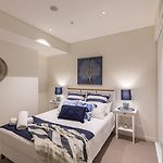 Hamptons Retreat On Level 77 Skytower