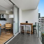 Chic 2-Bed Apartment & 5 Minutes Walk To Qpac