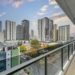 South Brisbane Apartment With Pool