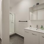 Charming 2-Bed Near River & City