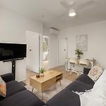Charming 2-Bed Near River & City