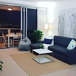 Sk2 - Charming Skyline Cbd W River Views 3 Bedroom Private Apartment