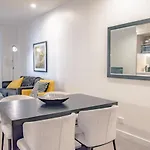 Apartment Airtrip On Tribune Street *