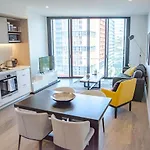 Airtrip On Tribune Street Apartment Brisbane