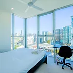 Airtrip Apartments On Doggett Street