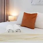 Amazing River View - 3 Bedroom Apartment - Brisbane Cbd - Netflix - Fast Wifi - Carpark