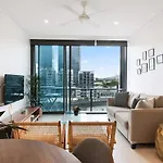 Chic 1Brm Apartment With Pool & Gym