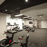 Resort Living 2 Bedroom With Pool, Spa, Gym & Parking