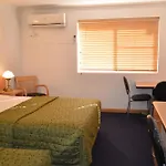 Airport Motel 4*
