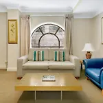 Manor Apartment Hotel