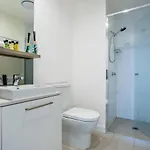 Chic Inner City Position 2 Bedroom With Parking By Serain Residences Apartment *