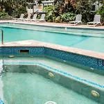 Chic Inner City Position 2 Bedroom With Parking By Serain Residences