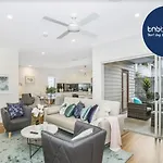 Park Ave Retreat - 3 Carparks, Wifi, Bbq, King Bed *