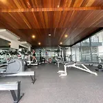 Lovely 2 Beds Apt With City View At South Brisbane