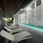 Lovely 2 Beds Apt With City View At South Brisbane
