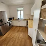 Classic Queenslander With Pool & Yard Holiday home Brisbane