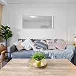 Apartment Break Panoramic River Views Free Parking