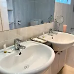2-bed Acropol With Balcony & Parking Brisbane