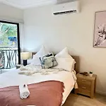 2-bed Acropol With Balcony & Parking * Brisbane