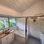 Classic Queenslander With Pool & Yard *