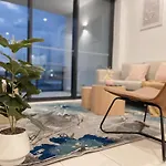 City Escape House At Cultural Centre Precinct