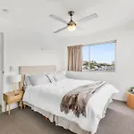 Spacious Inner With Free Parking Apartment