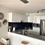 Spacious Inner With Free Parking Apartment