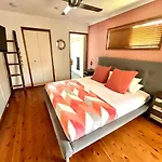 Cosy Entire Home In Everton Hills