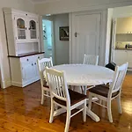 Old Queensland Charm Entire Upper Level Holiday home *